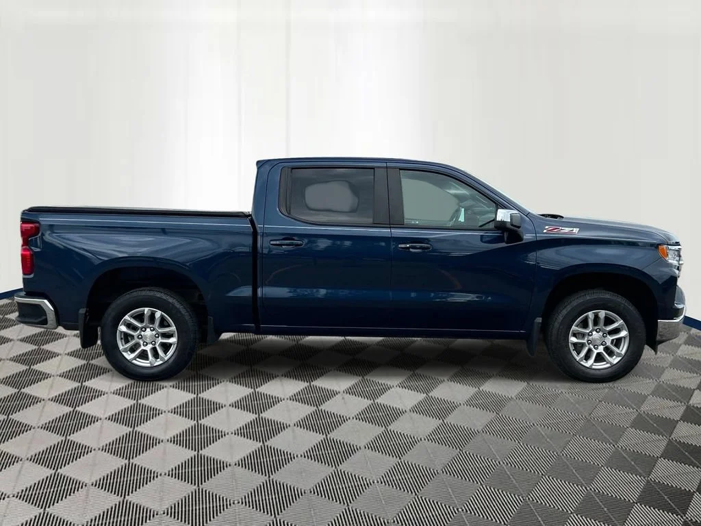 Used 2023 Northsky Blue Metallic Chevrolet LT image 6