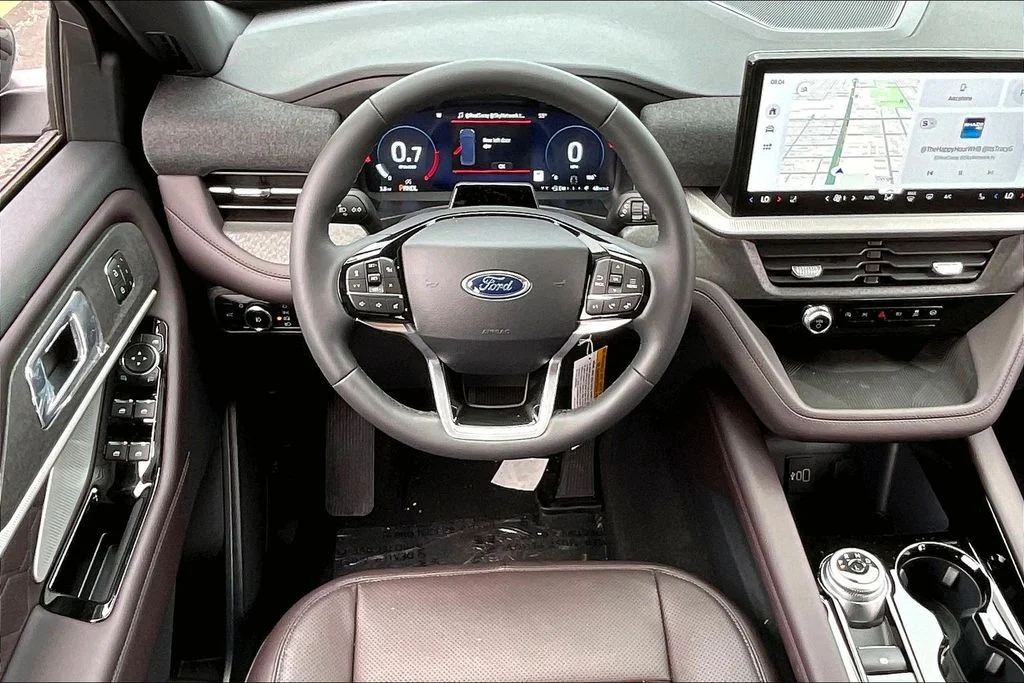New 2026 Agate Black Metallic Ford Platinum™ image 4