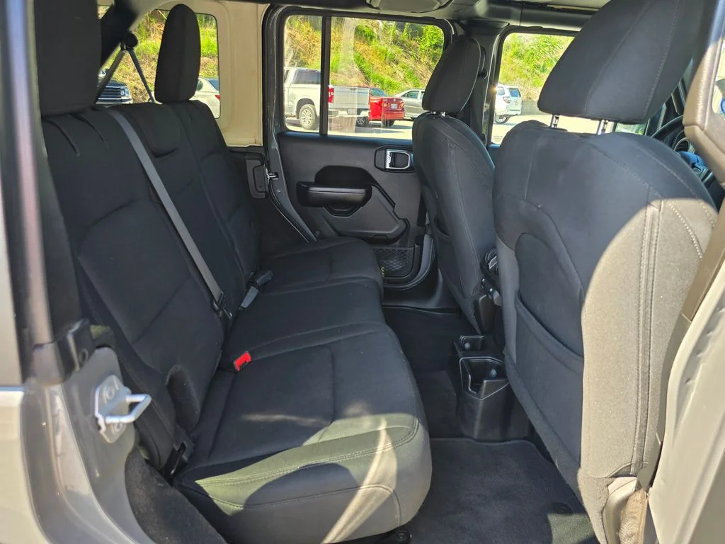 Used 2018 Gray Jeep Unlimited Sport S image 25