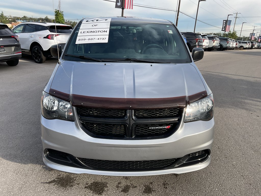 Used 2015 Billet Silver Metallic Clearcoat Dodge SE image 3