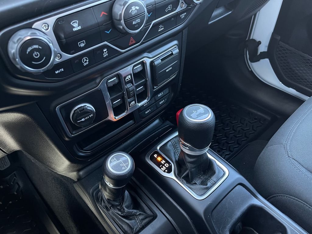 Used 2022 White Jeep Unlimited Sport S image 16