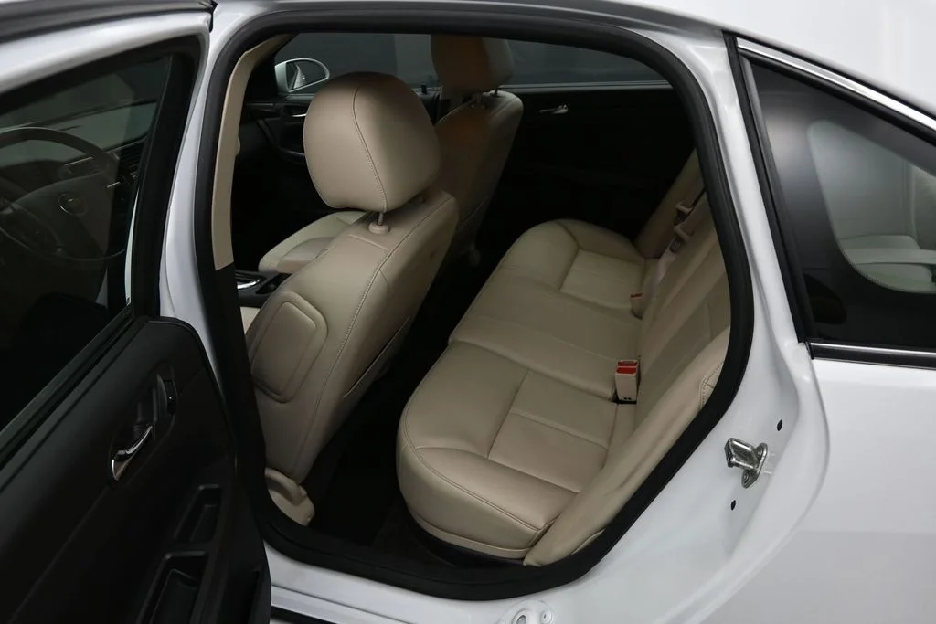 Used 2014 White Chevrolet LTZ image 15