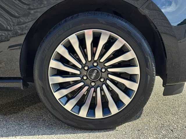 Used 2018 Black Velvet Lincoln Reserve image 41