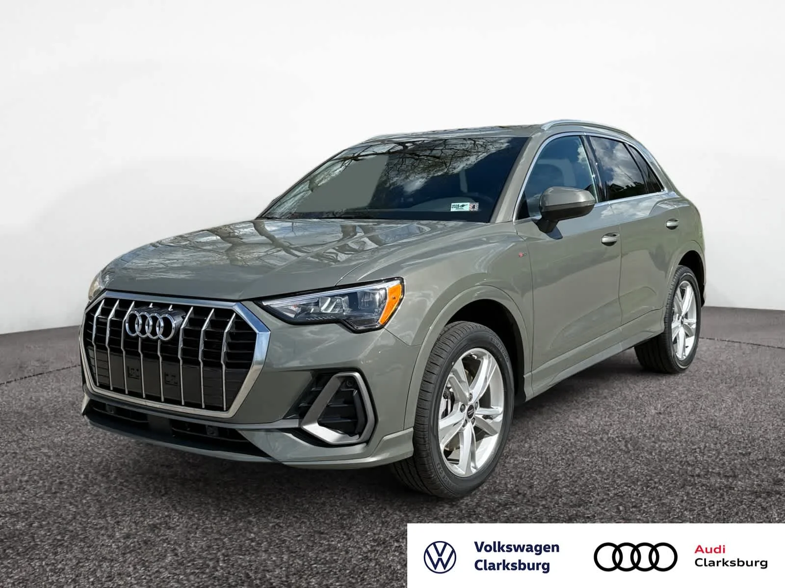 2022 Audi Q3 45 TFSI S Line Premium quattro's photo