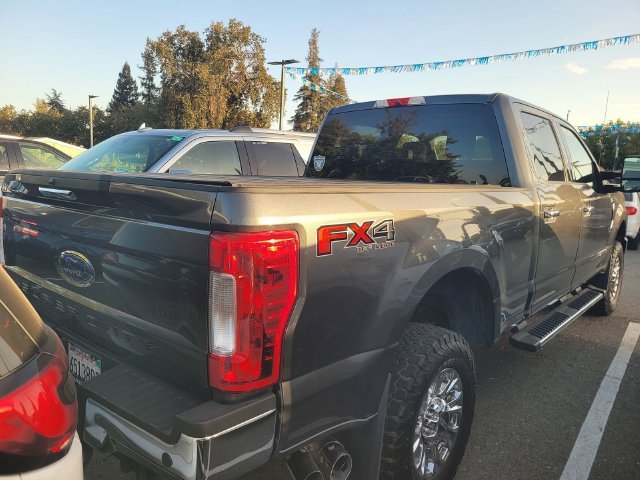 Used 2019 Gray Ford XLT image 3