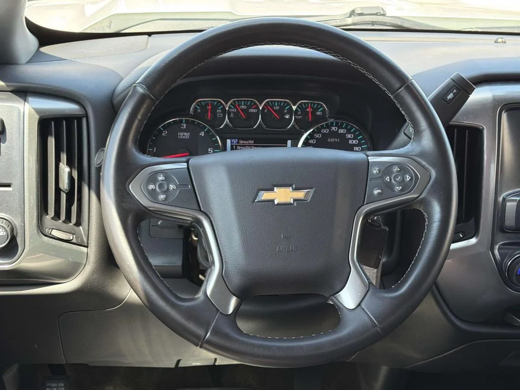 Used 2018 Summit White Chevrolet LT image 13