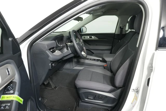 New 2026 Star White Metallic Tri-Coat Ford Active image 17