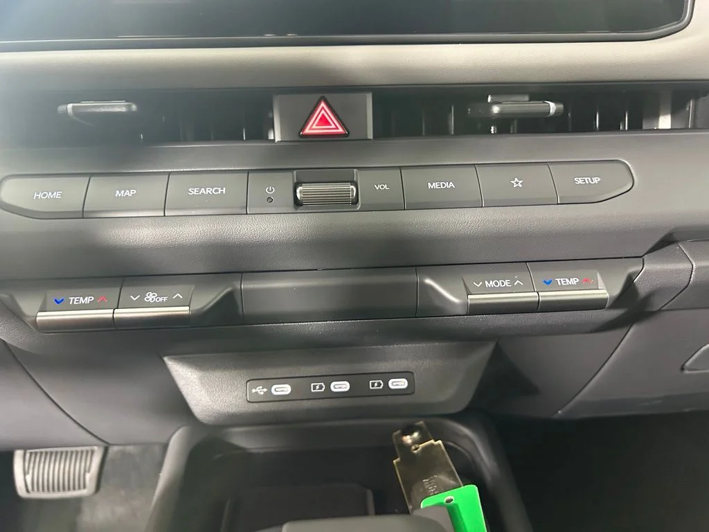 New 2027 Aurora Black Pearl Kia EX image 6