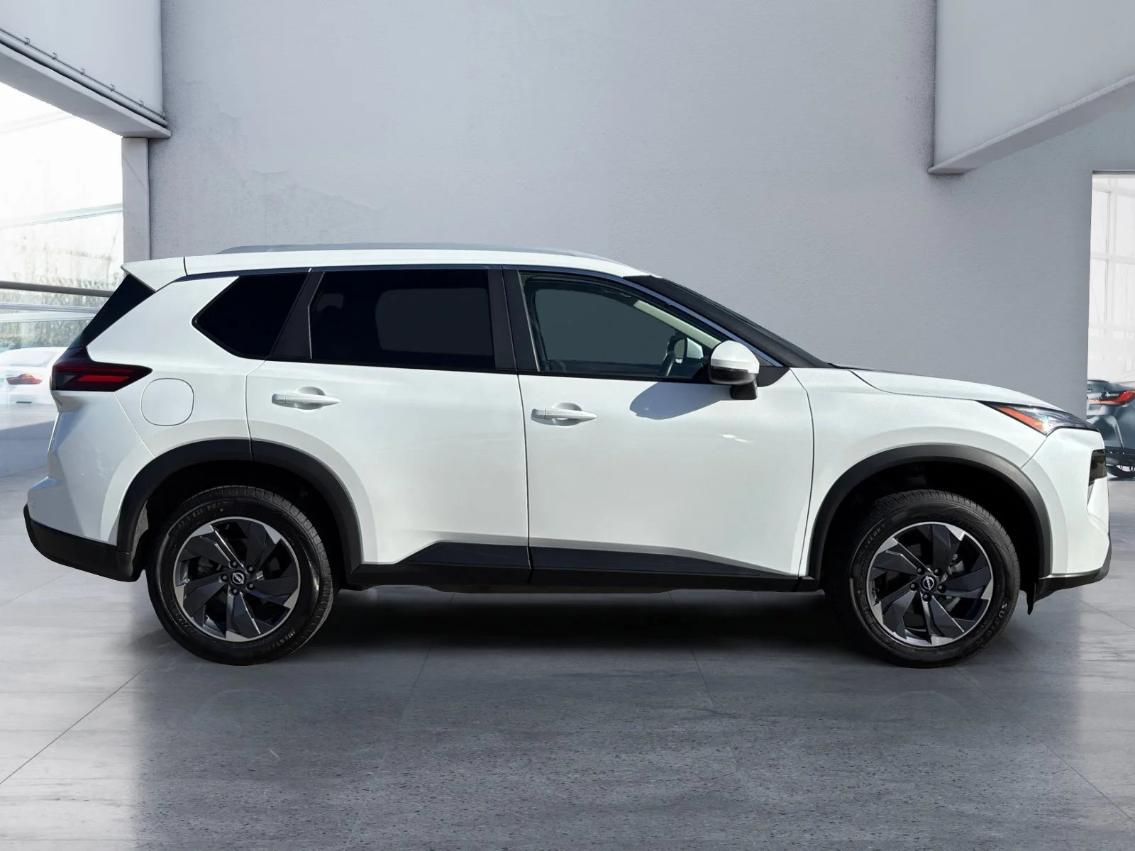 Used 2025 White Nissan SV Moonroof image 6