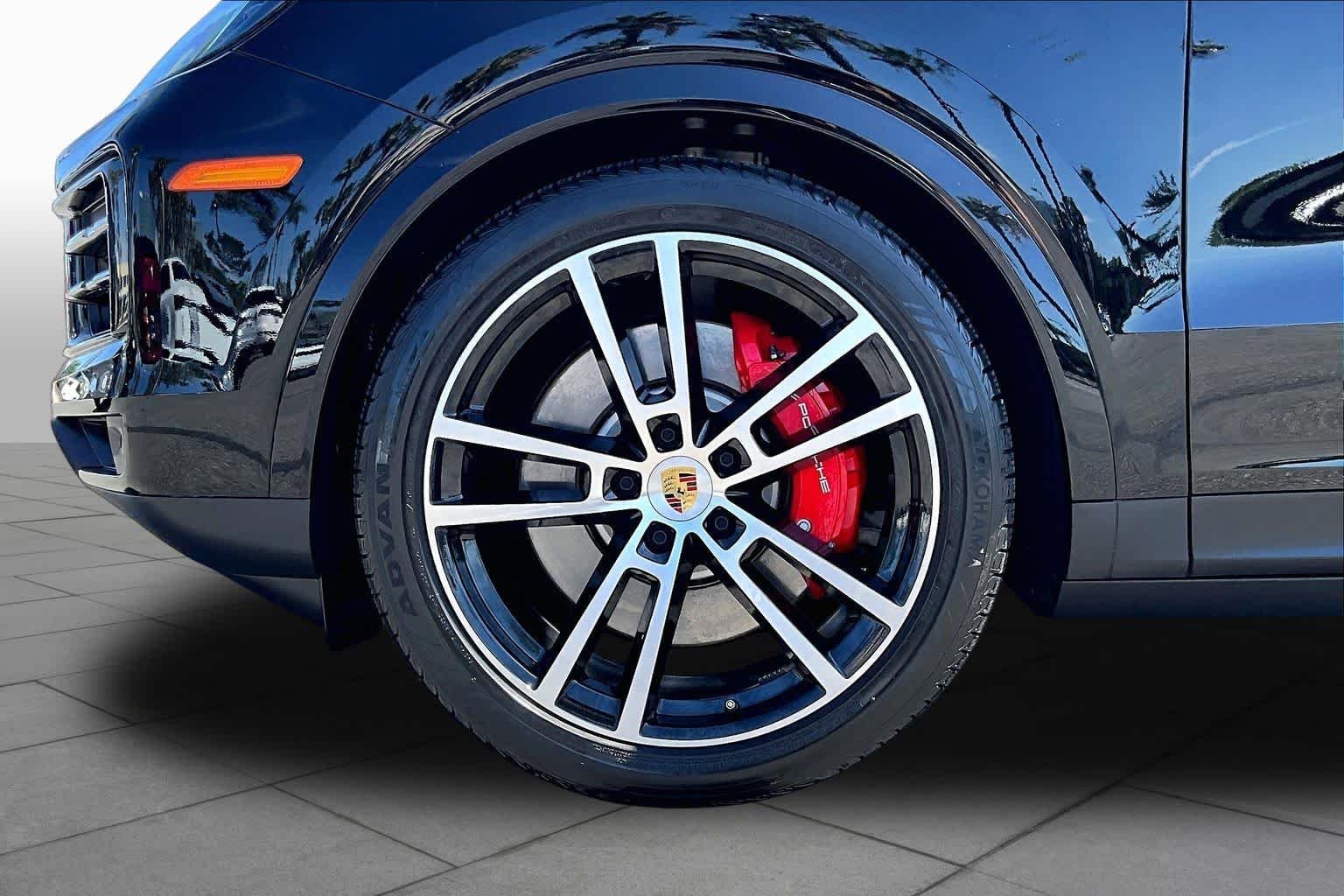 Used 2024  Porsche S image 10