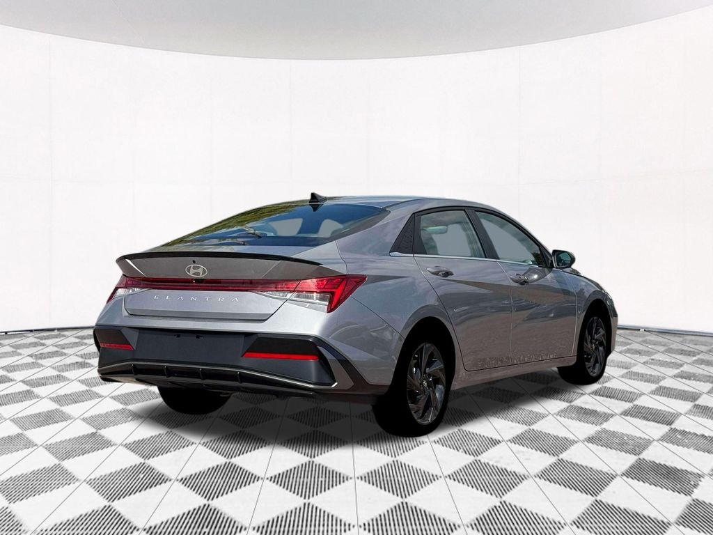 New 2026 Silver Hyundai SEL Sport image 10