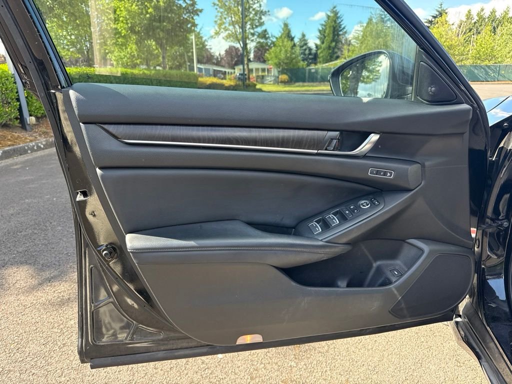 Used 2018 Crystal Black Pearl Honda EX-L 2.0T image 18