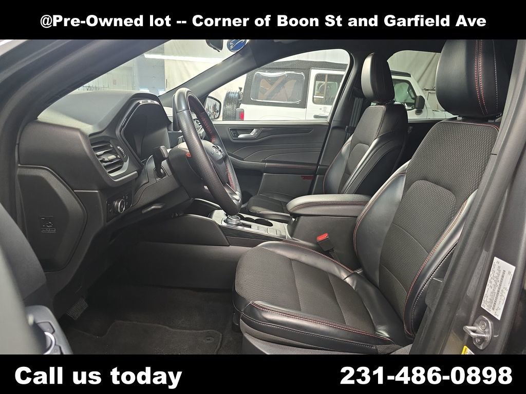 Used 2025 Gray Ford ST-Line Select image 25