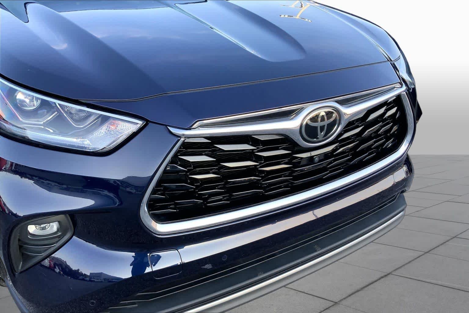 Used 2022 Blueprint Toyota Platinum image 27