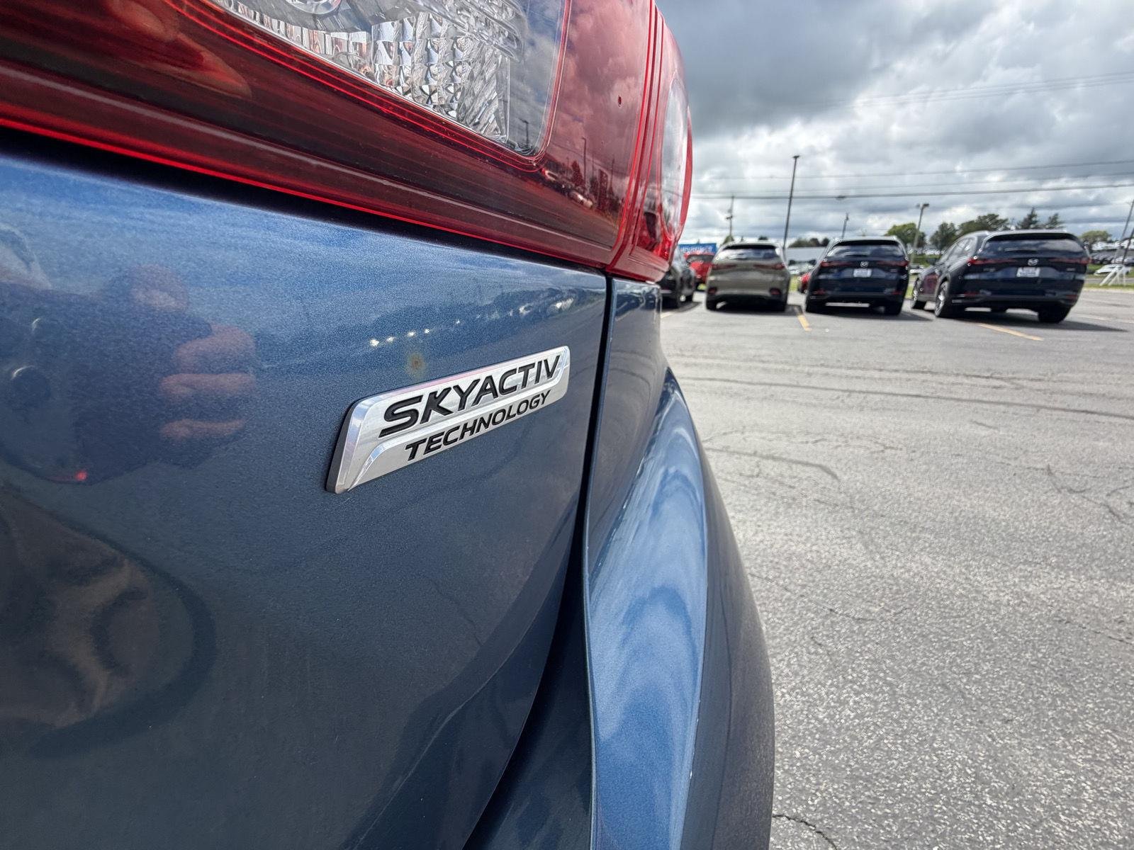 Used 2018 Eternal Blue Mica Mazda Touring image 12