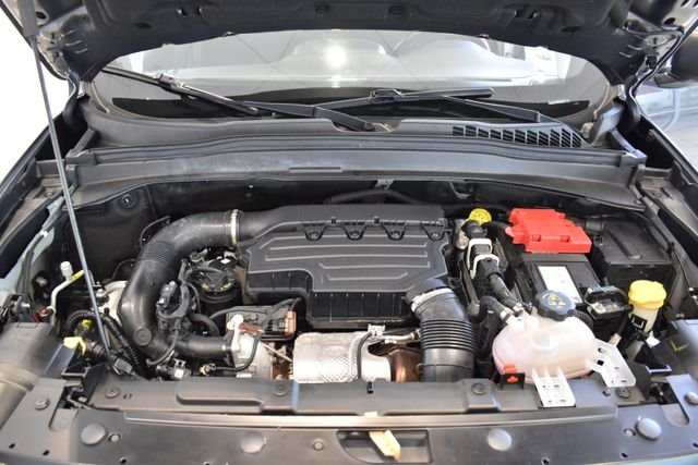 Used 2022 Gray Jeep Latitude image 30