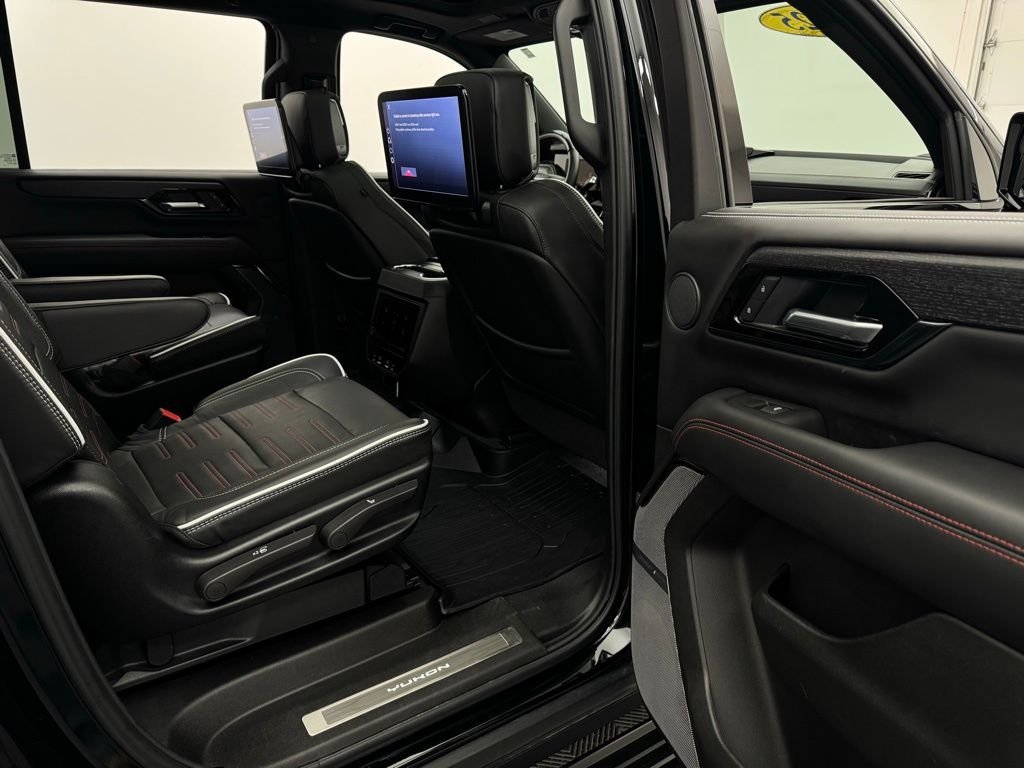Used 2025 Onyx Black GMC AT4 Ultimate image 45