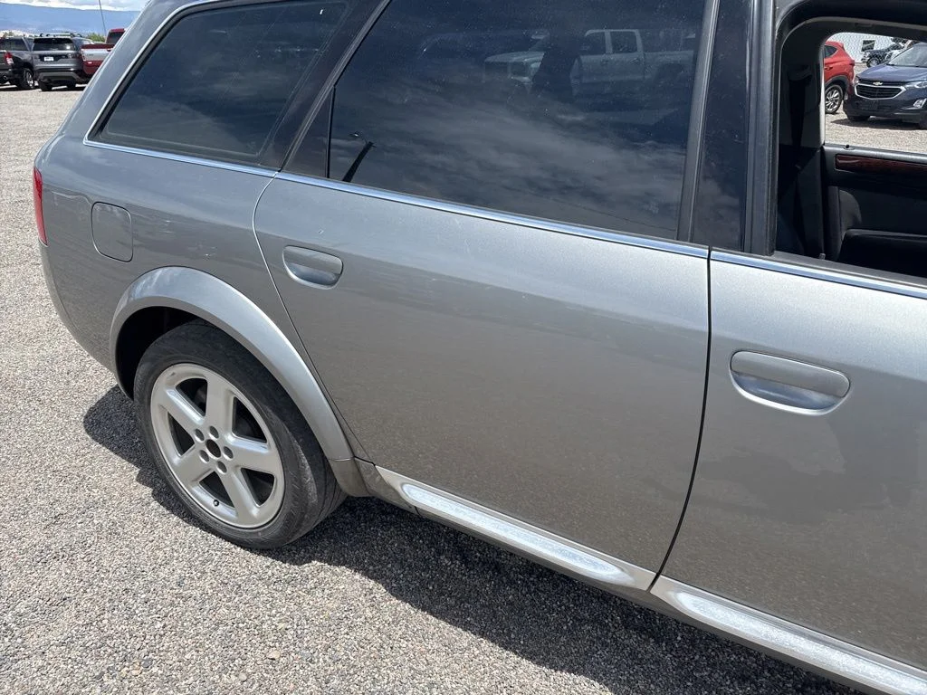Used 2004 Atlas Gray Metallic/Dark Gray Audi 4.2 image 4