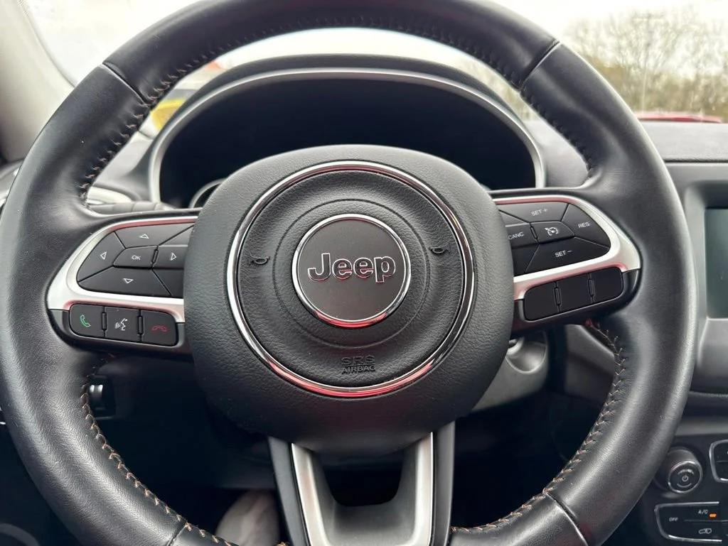 Used 2019 White Clearcoat Jeep Latitude image 20