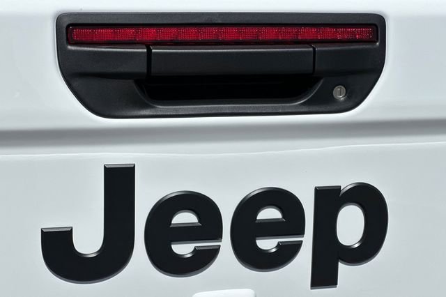 New 2026 Bright White Clear-Coat Exterior Paint Jeep 85th Anniversary Edition image 25