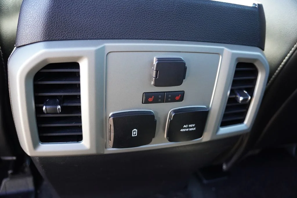 Used 2020 White Ford Lariat image 4