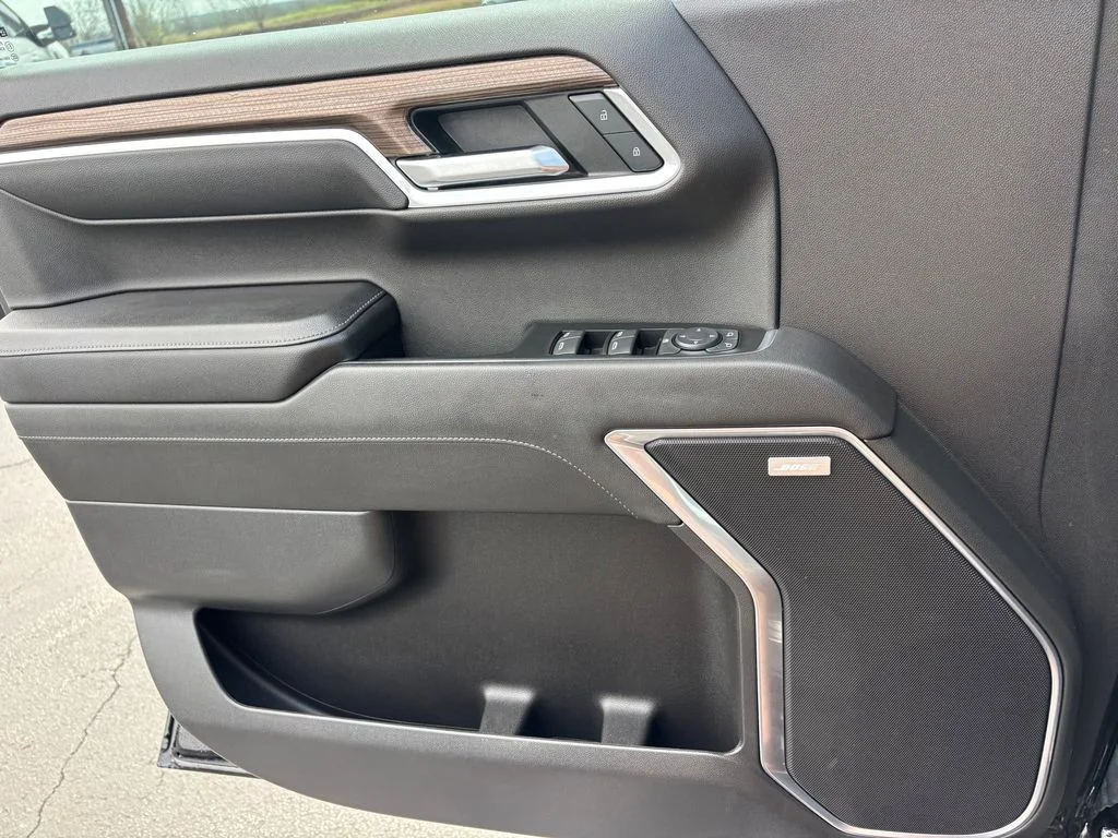 Used 2022 Black Chevrolet RST image 20