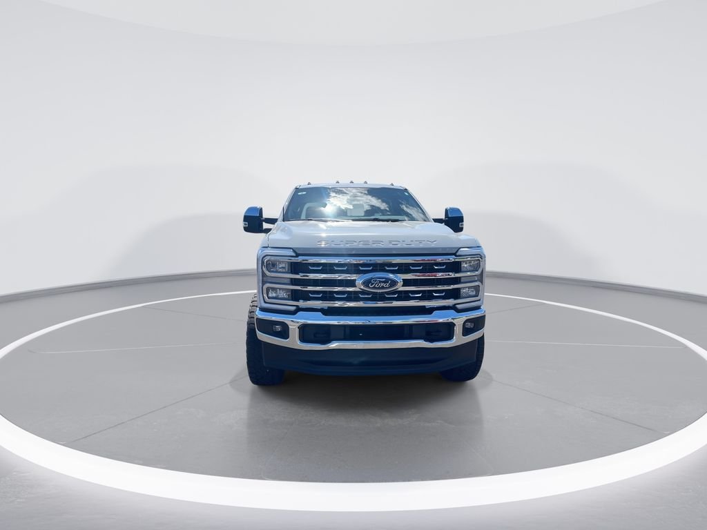 Used 2025 White Ford Lariat image 3