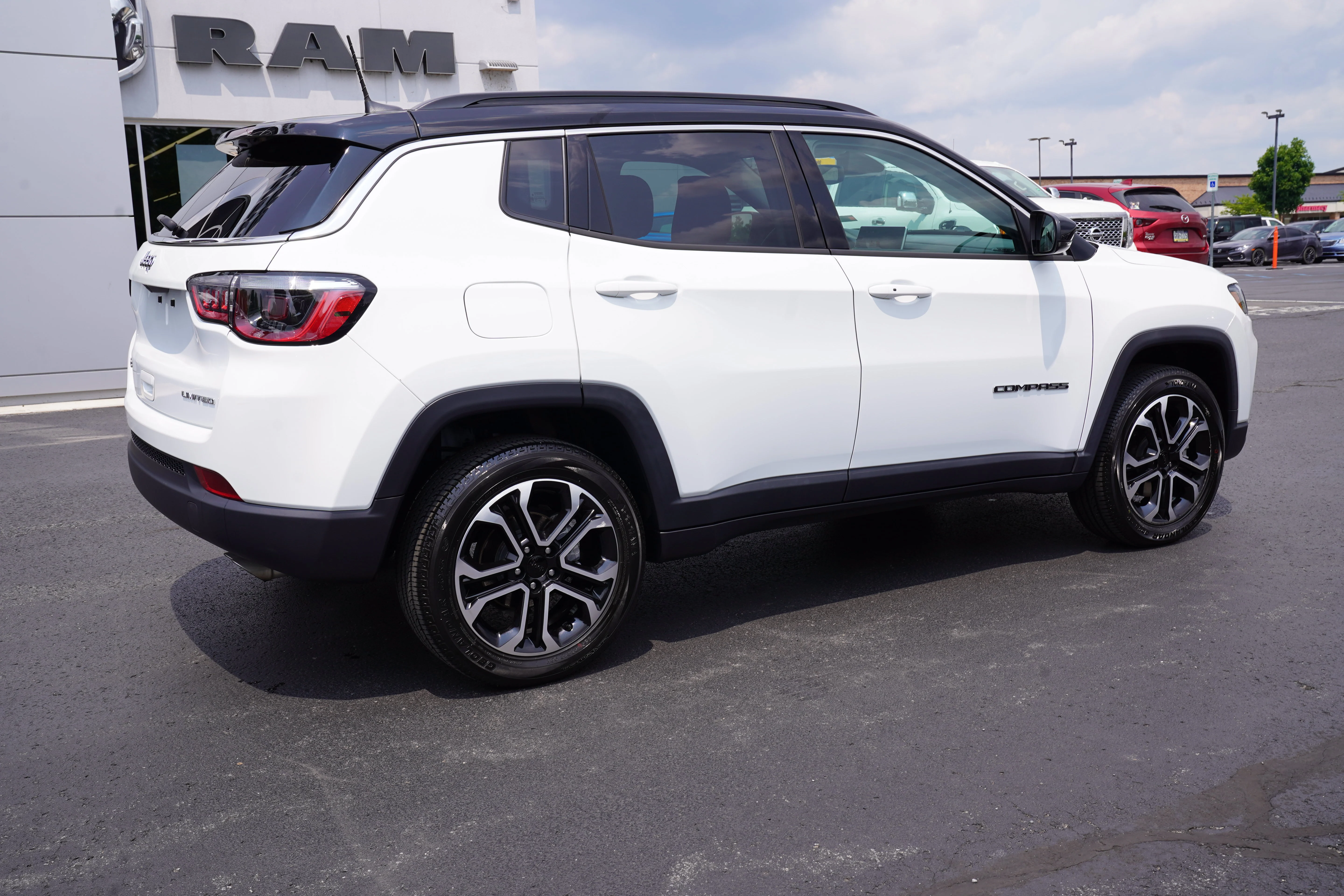 Used 2022 Bright White Clearcoat Jeep Limited image 3