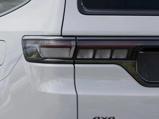 New 2026 Bright White Clear-Coat Exterior Paint Jeep Limited image 35