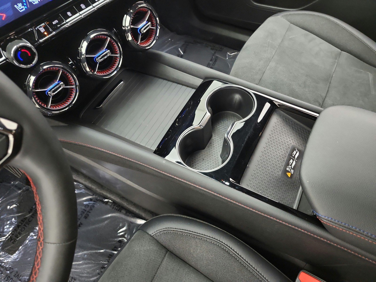 Used 2024 Iridescent Pearl Tricoat Chevrolet eAWD RS image 11