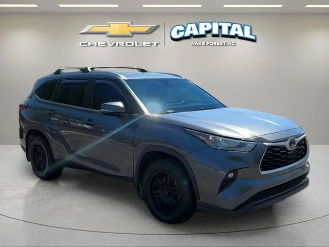 Used 2020 Gray Toyota XLE image 7