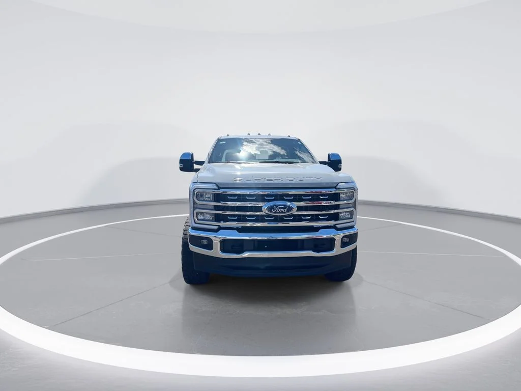 Used 2025 White Ford Lariat image 3