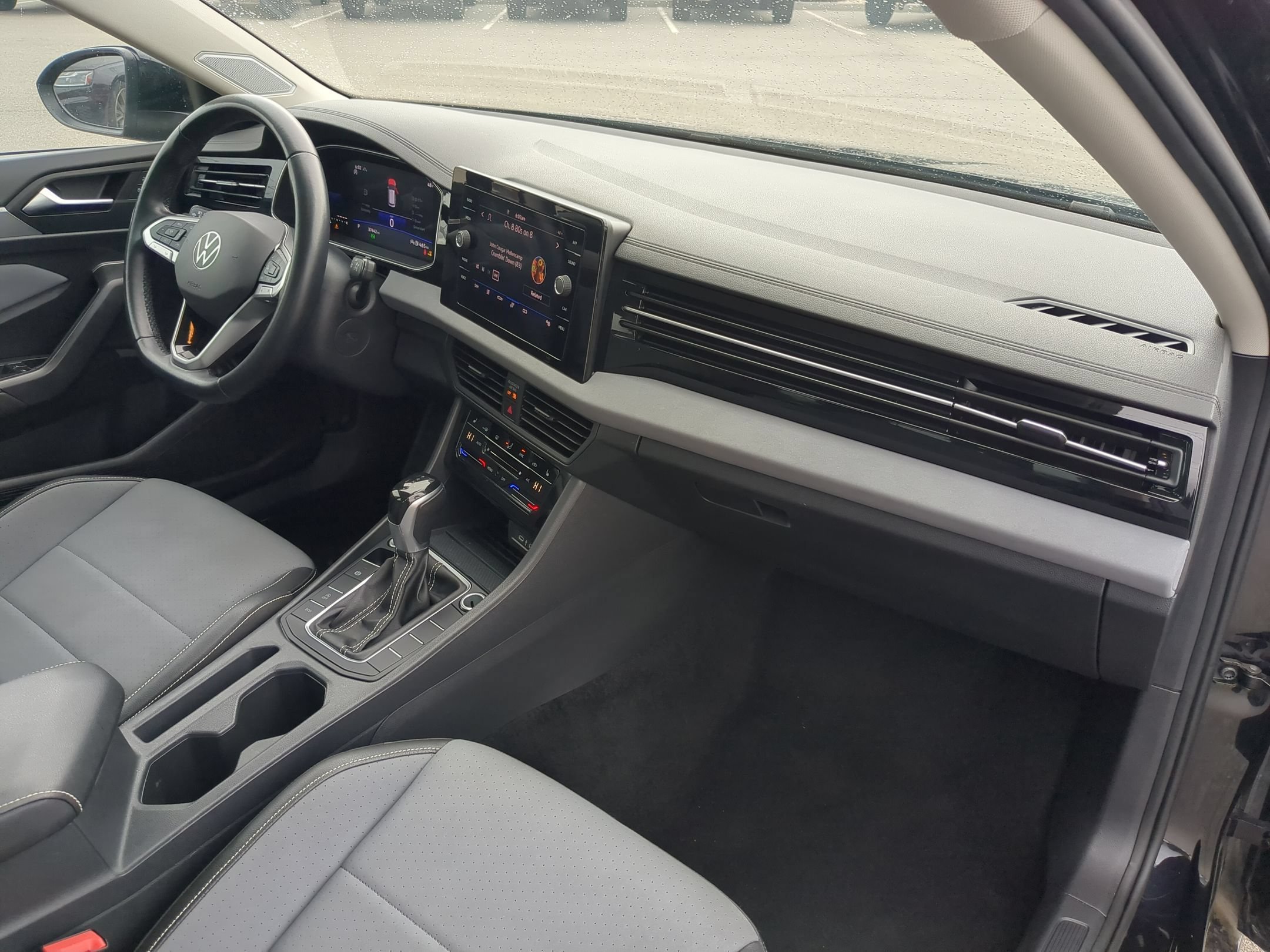 Used 2025 Gray Volkswagen SE image 31