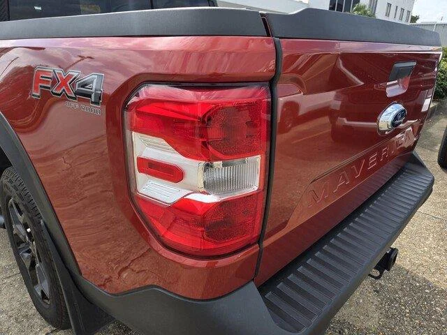 Used 2024 Hot Pepper Red Metallic Tinted Clearcoat FORD LARIAT image 29