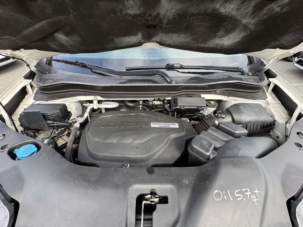 Used 2019 White Honda Touring image 13