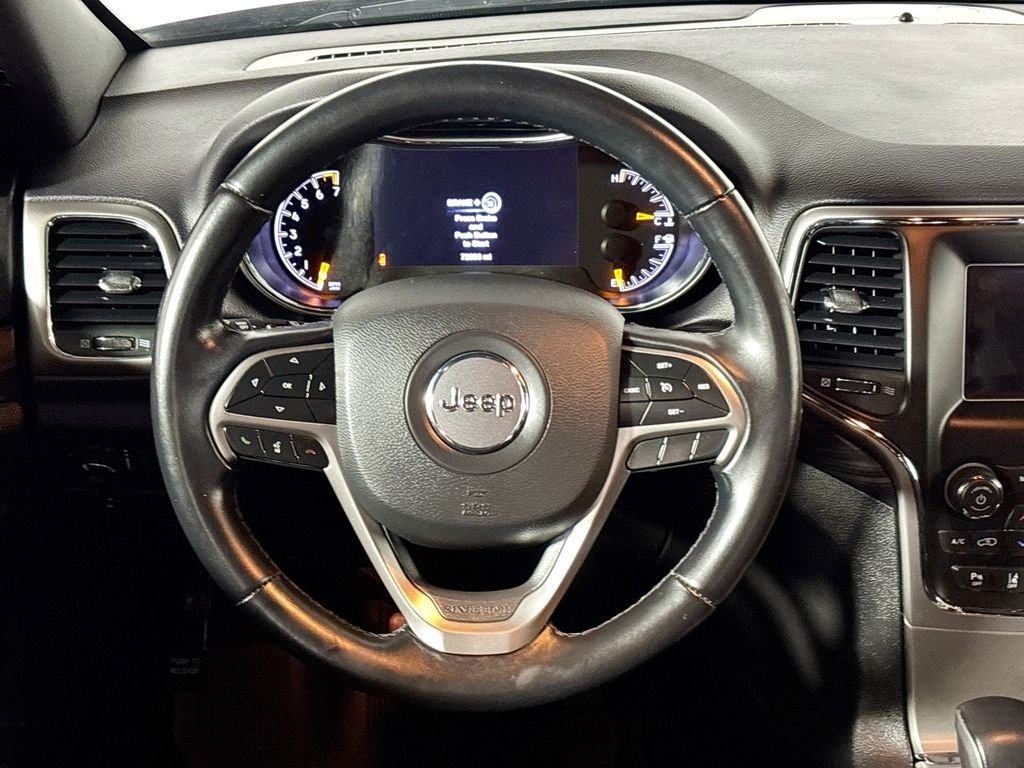 Used 2021 Velvet Jeep Laredo E image 13