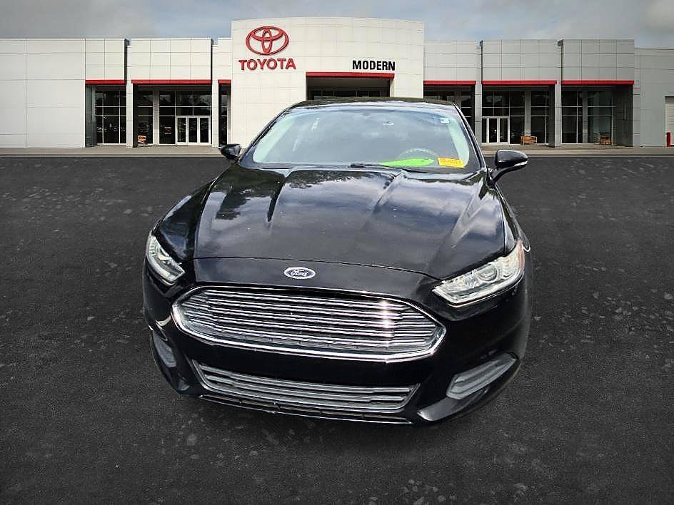 Used 2016 Shadow Black Ford SE image 3