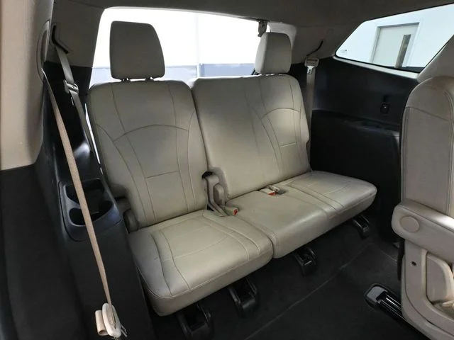 Used 2019 White Buick Essence image 41