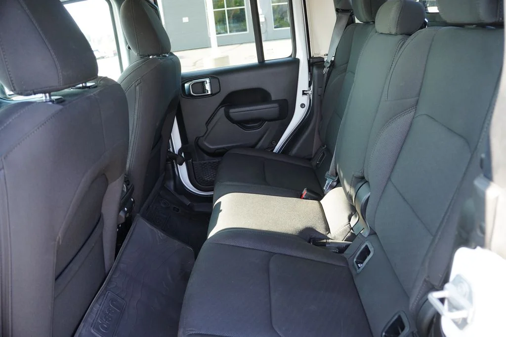 Used 2023 White Jeep Willys image 17
