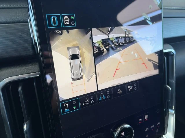 New 2027 White GMC Elevation image 17