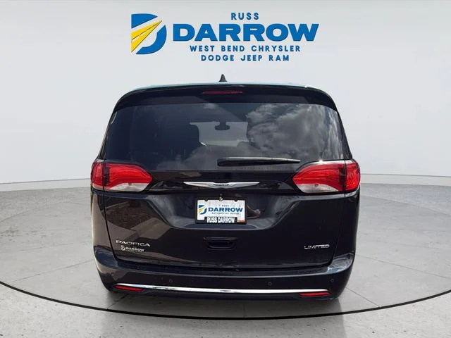 Used 2020 Black Chrysler Limited image 4