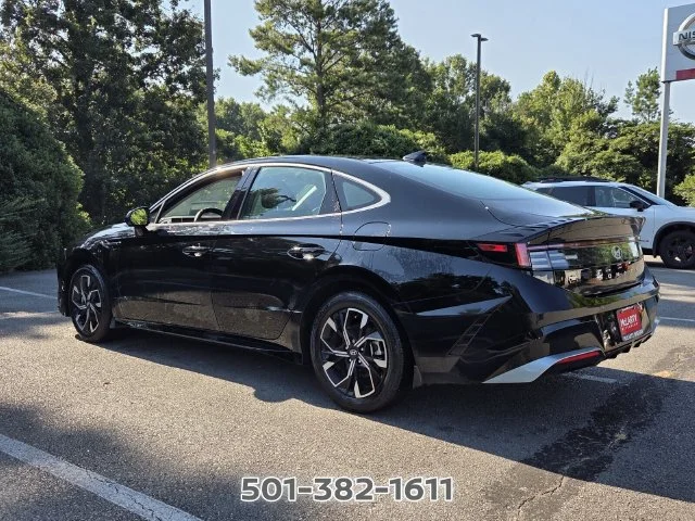 Used 2024 Black Hyundai SEL image 3