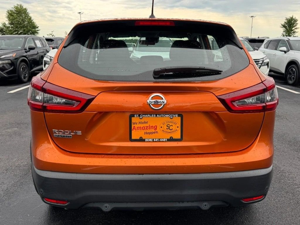 Used 2021 Orange Nissan S image 4