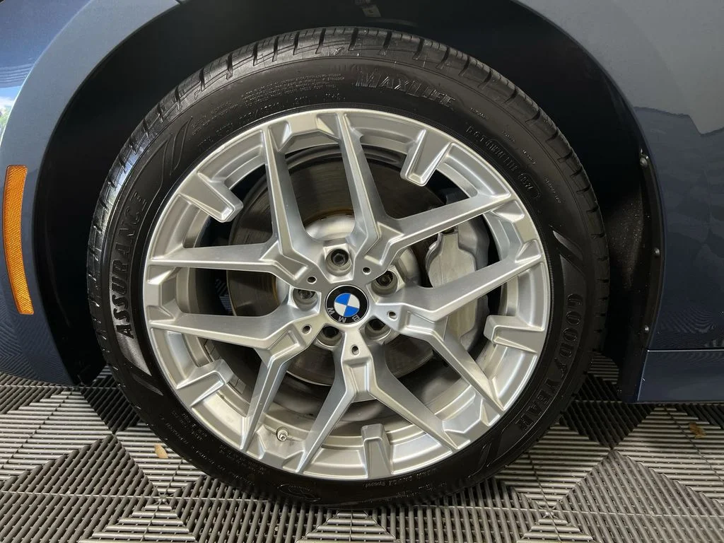 Used 2025 Blue BMW 330i image 19