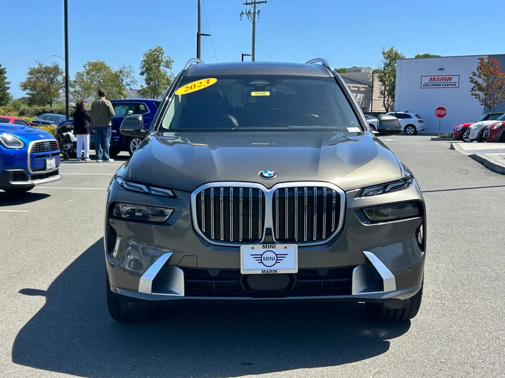 Used 2023 Green BMW xDrive40i image 8
