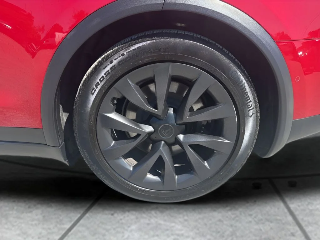 Used 2023 Red Tesla Plaid image 37
