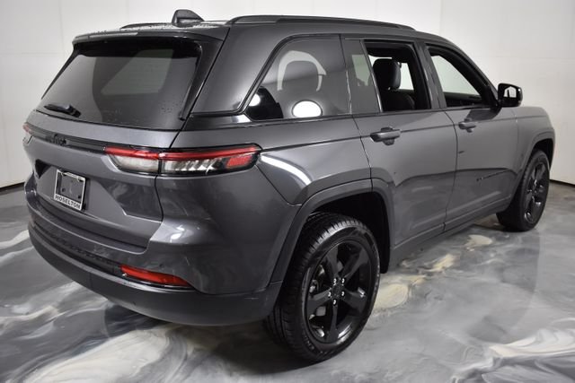 Used 2023 Gray Jeep Altitude X image 10