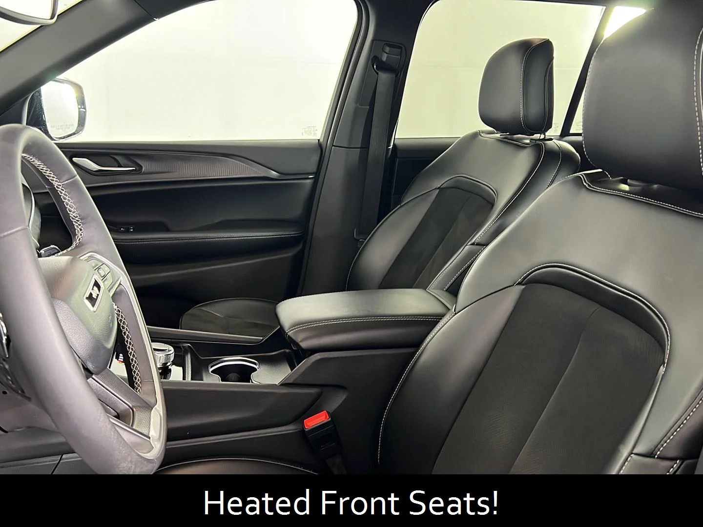 Used 2024 Velvet Red Pearlcoat Jeep Altitude X image 2