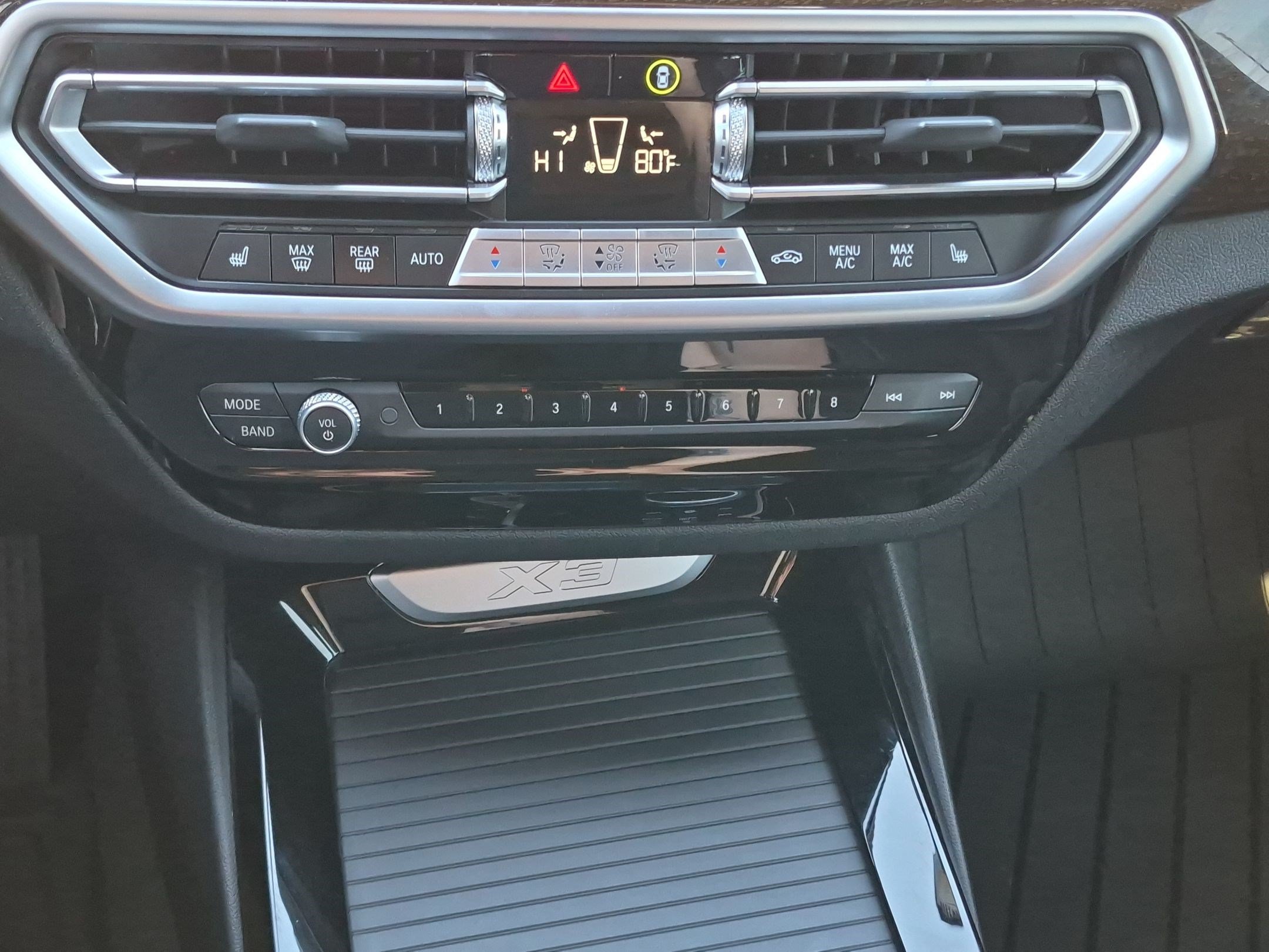 Used 2022 White BMW xDrive30i image 27