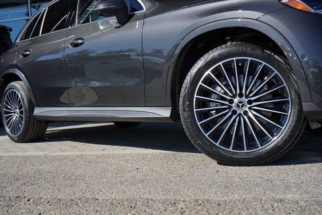 New 2026 Graphite Grey Metallic Mercedes-Benz GLC 300 image 41